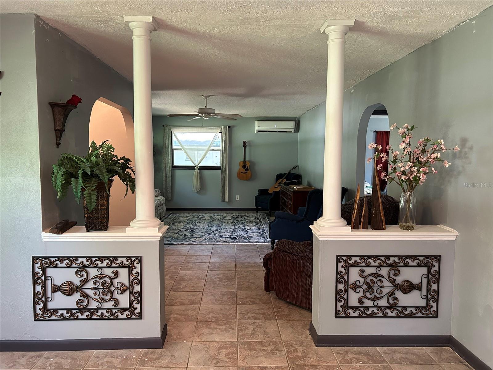 Listing photo id 16 for 8460 Ira Martin Avenue