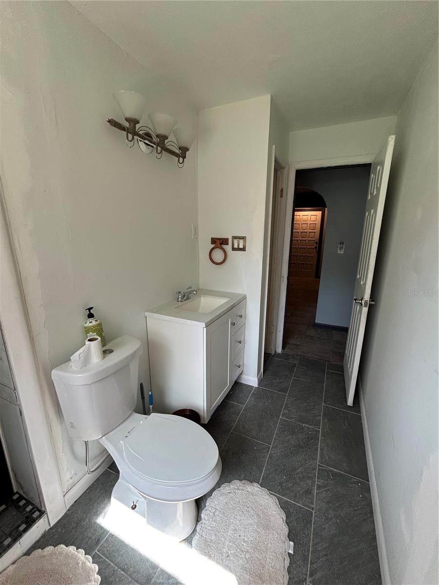 Listing photo id 28 for 8460 Ira Martin Avenue