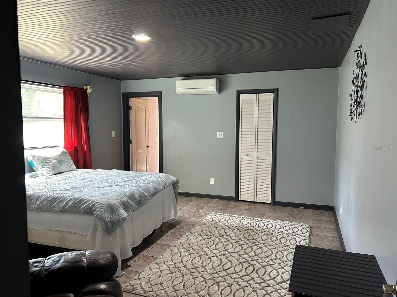 Listing photo id 31 for 8460 Ira Martin Avenue