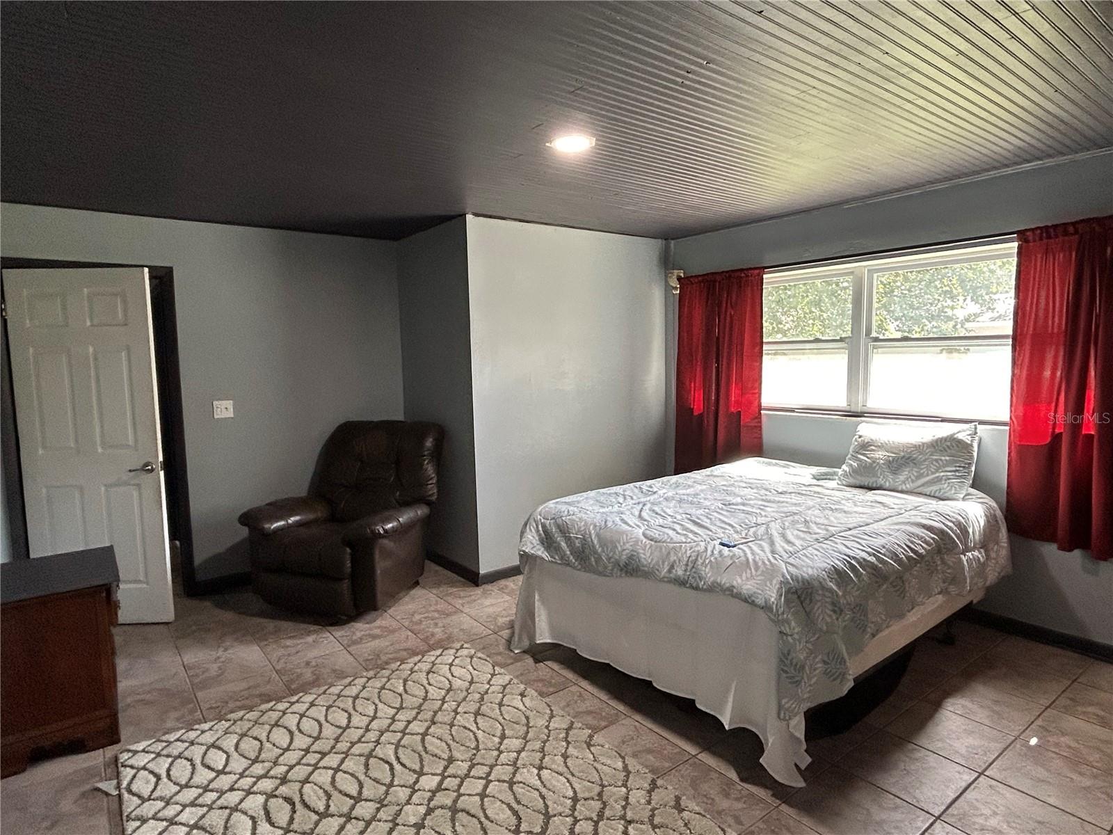 Listing photo id 33 for 8460 Ira Martin Avenue