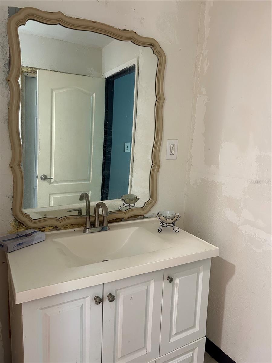 Listing photo id 35 for 8460 Ira Martin Avenue