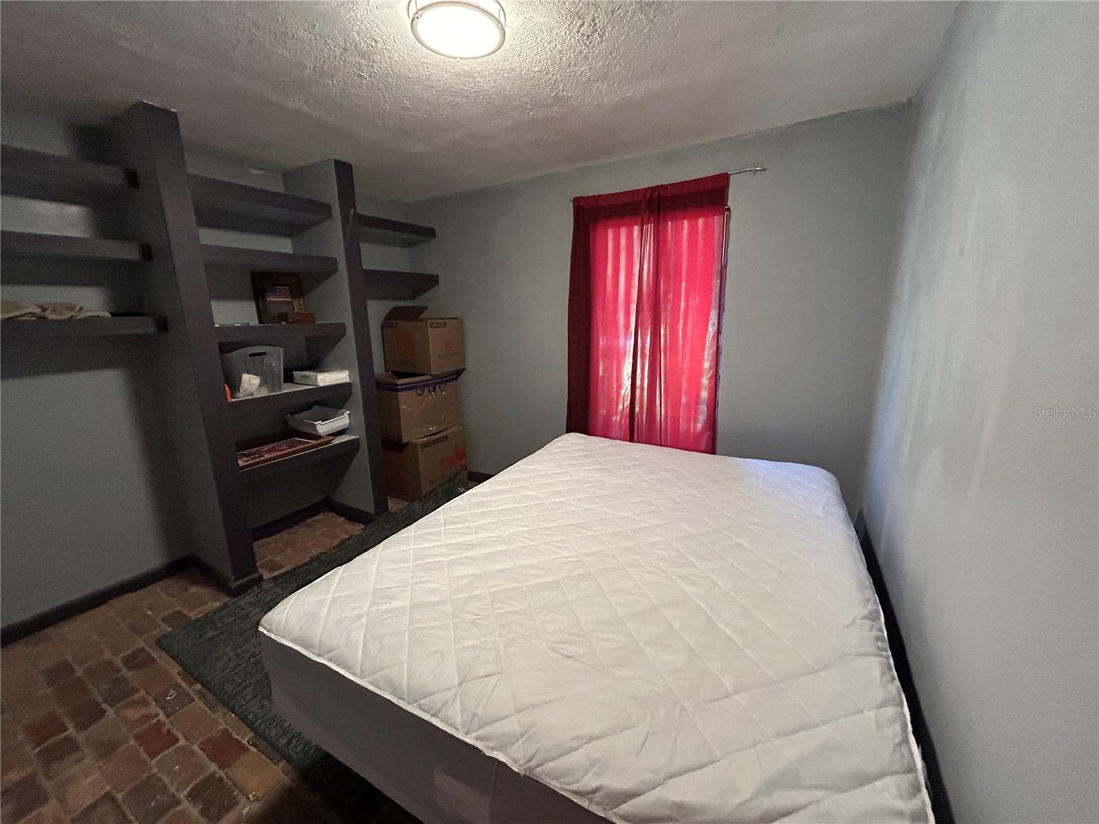 Listing photo id 37 for 8460 Ira Martin Avenue