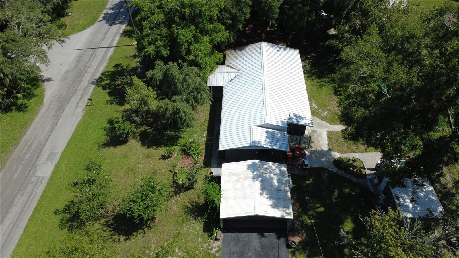 Listing photo id 3 for 8460 Ira Martin Avenue