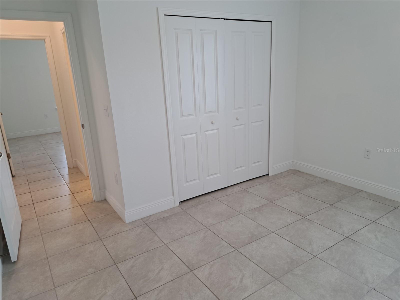 Image 13 of 39 For 16558 30th Terrace Road