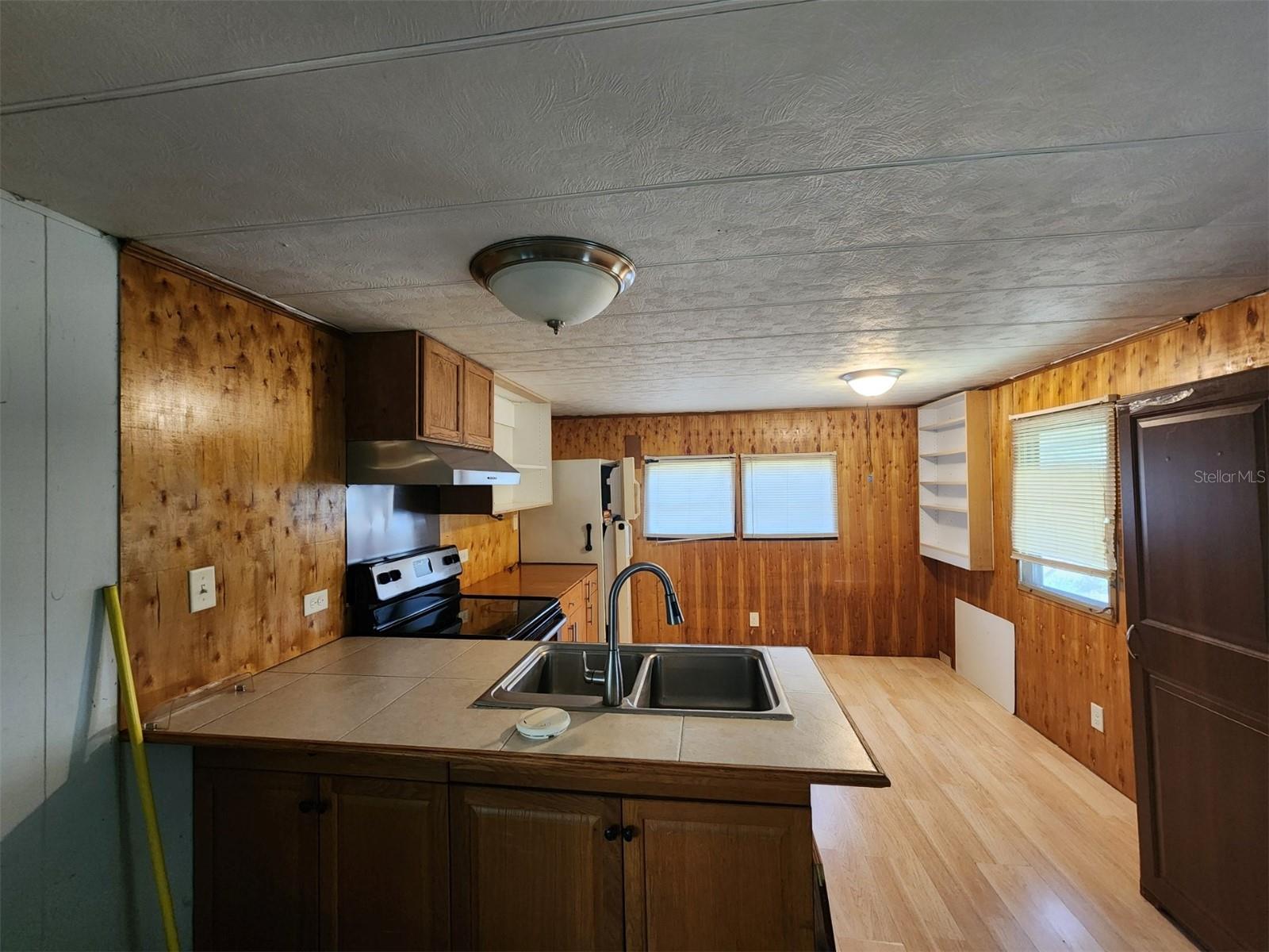 Image 18 of 30 For 9809 Fred Street