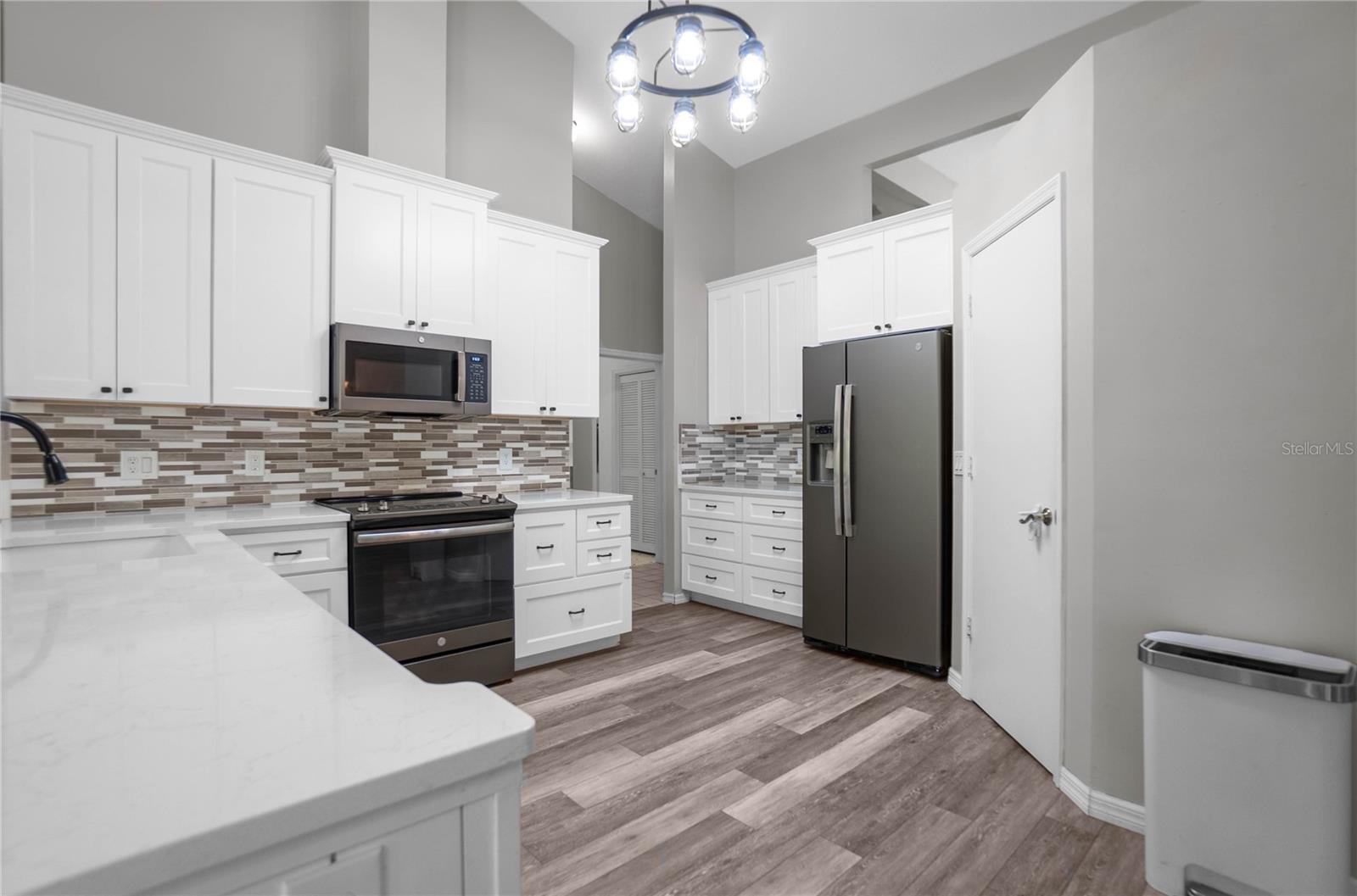 Listing photo id 8 for 1508 Marlborough Loop
