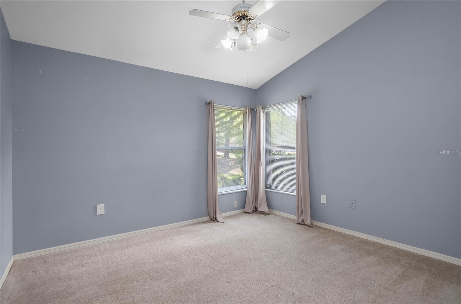 Listing photo id 25 for 1508 Marlborough Loop