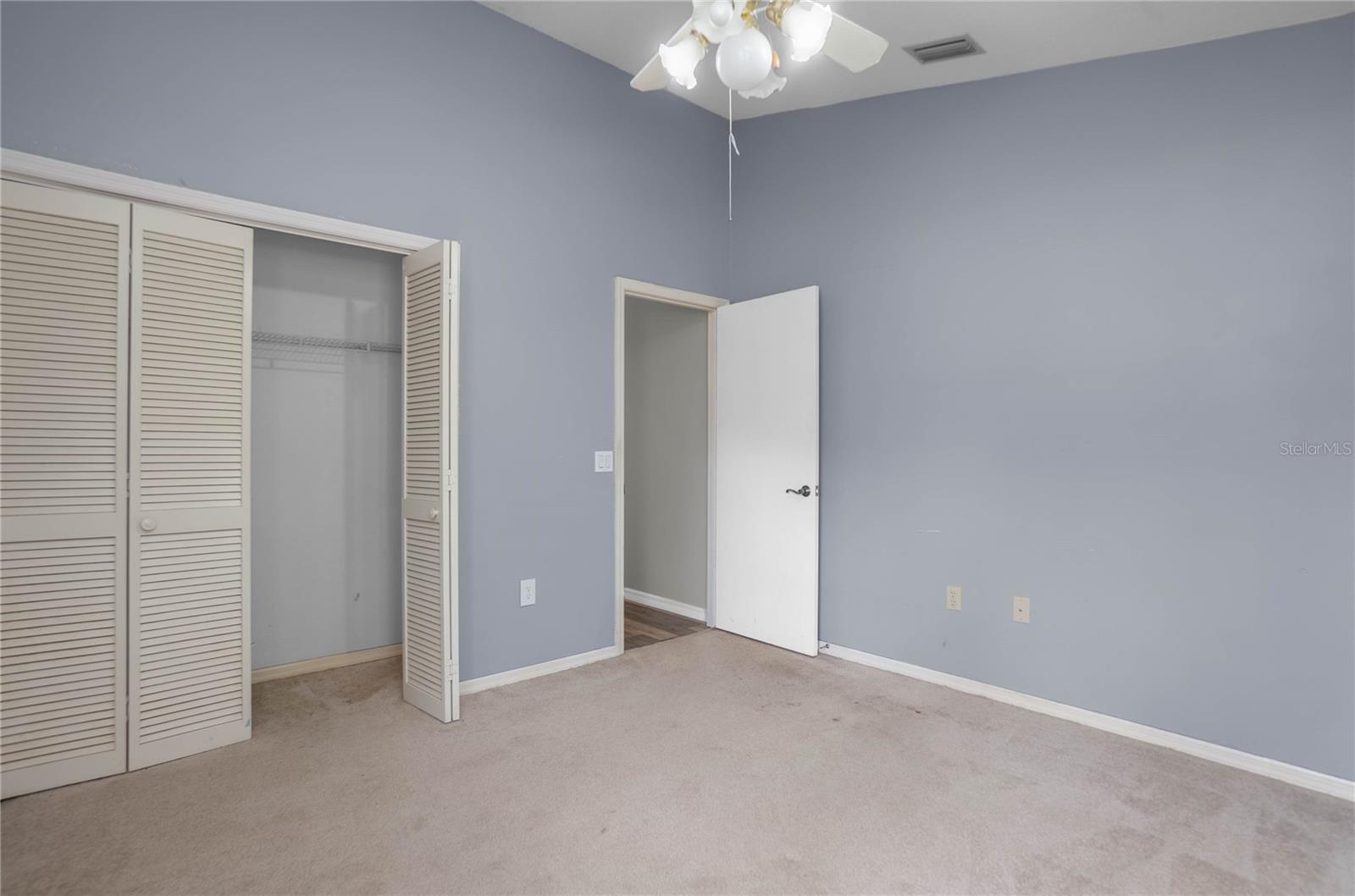 Listing photo id 26 for 1508 Marlborough Loop