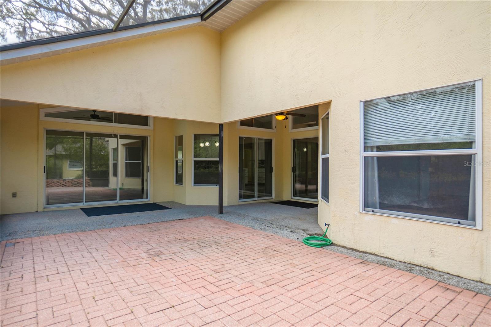 Listing photo id 31 for 1508 Marlborough Loop