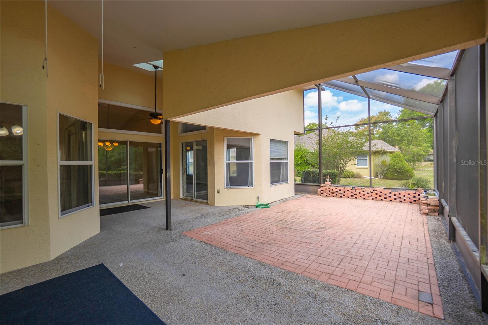 Listing photo id 32 for 1508 Marlborough Loop