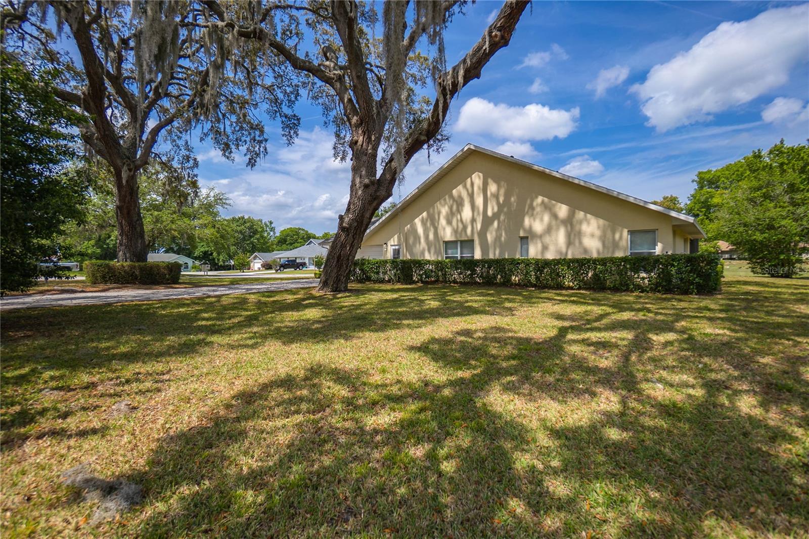 Listing photo id 33 for 1508 Marlborough Loop