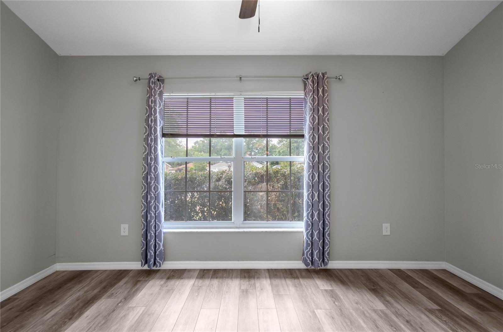 Listing photo id 6 for 1508 Marlborough Loop