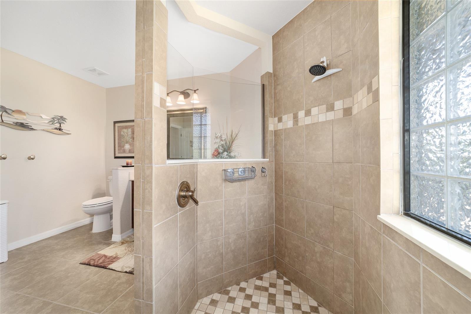 Image 19 of 44 For 2329 165th Street