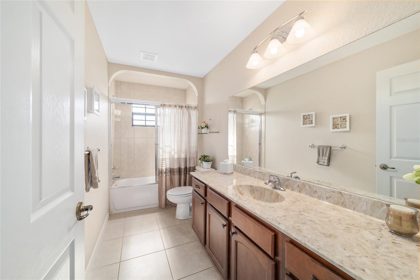 Image 23 of 44 For 2329 165th Street