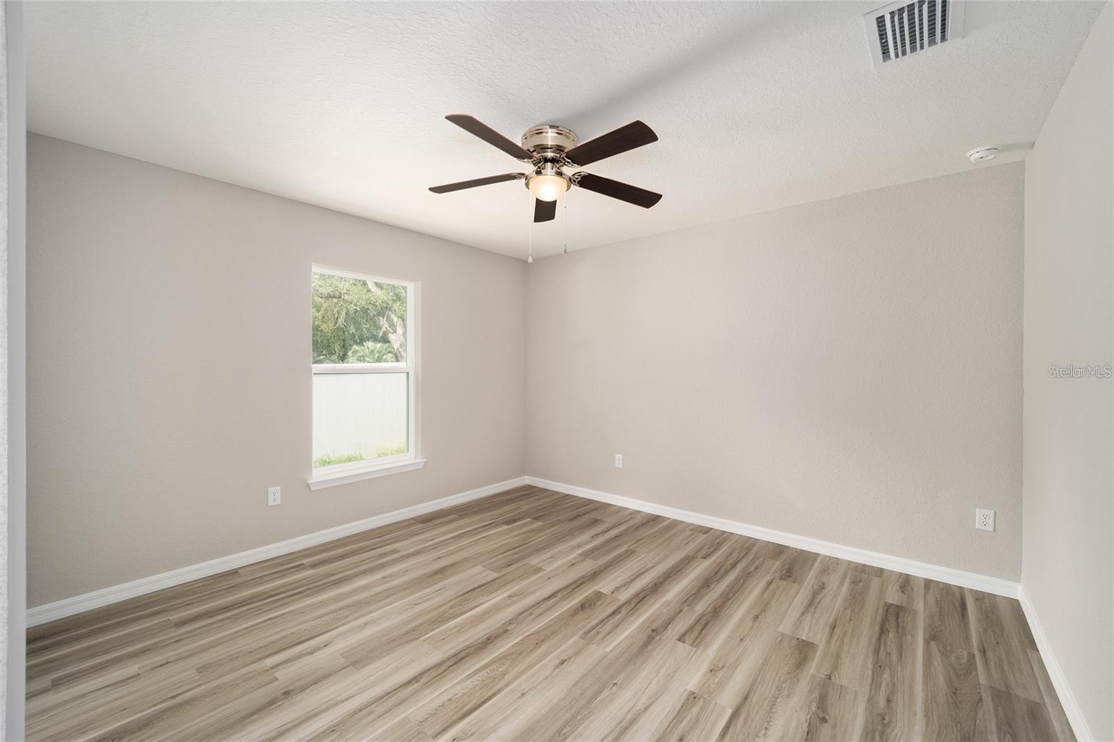 Image 15 of 27 For 14888 106th Avenue