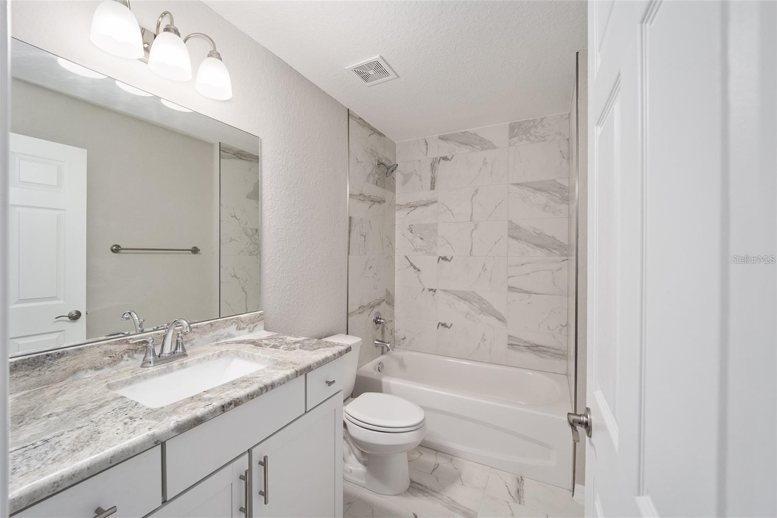 Image 16 of 27 For 14888 106th Avenue
