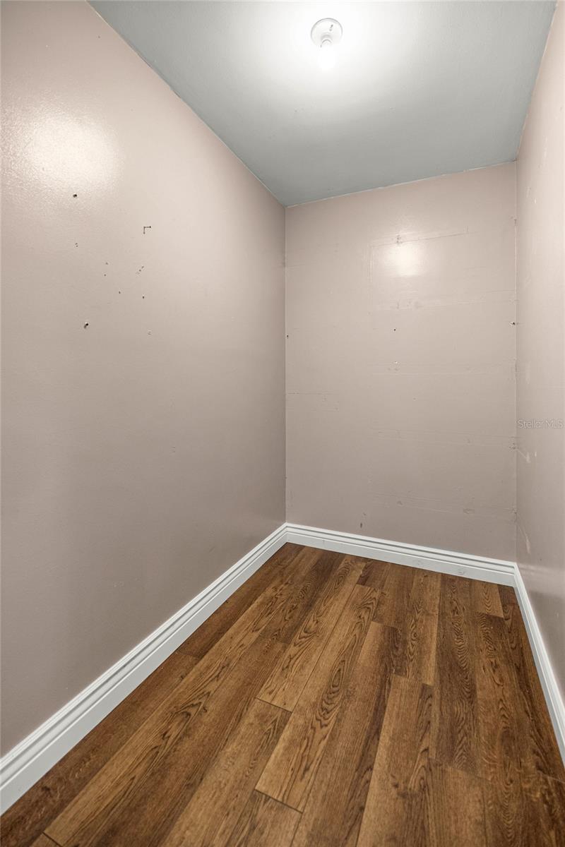 Image 16 of 70 For 2401 26th Street