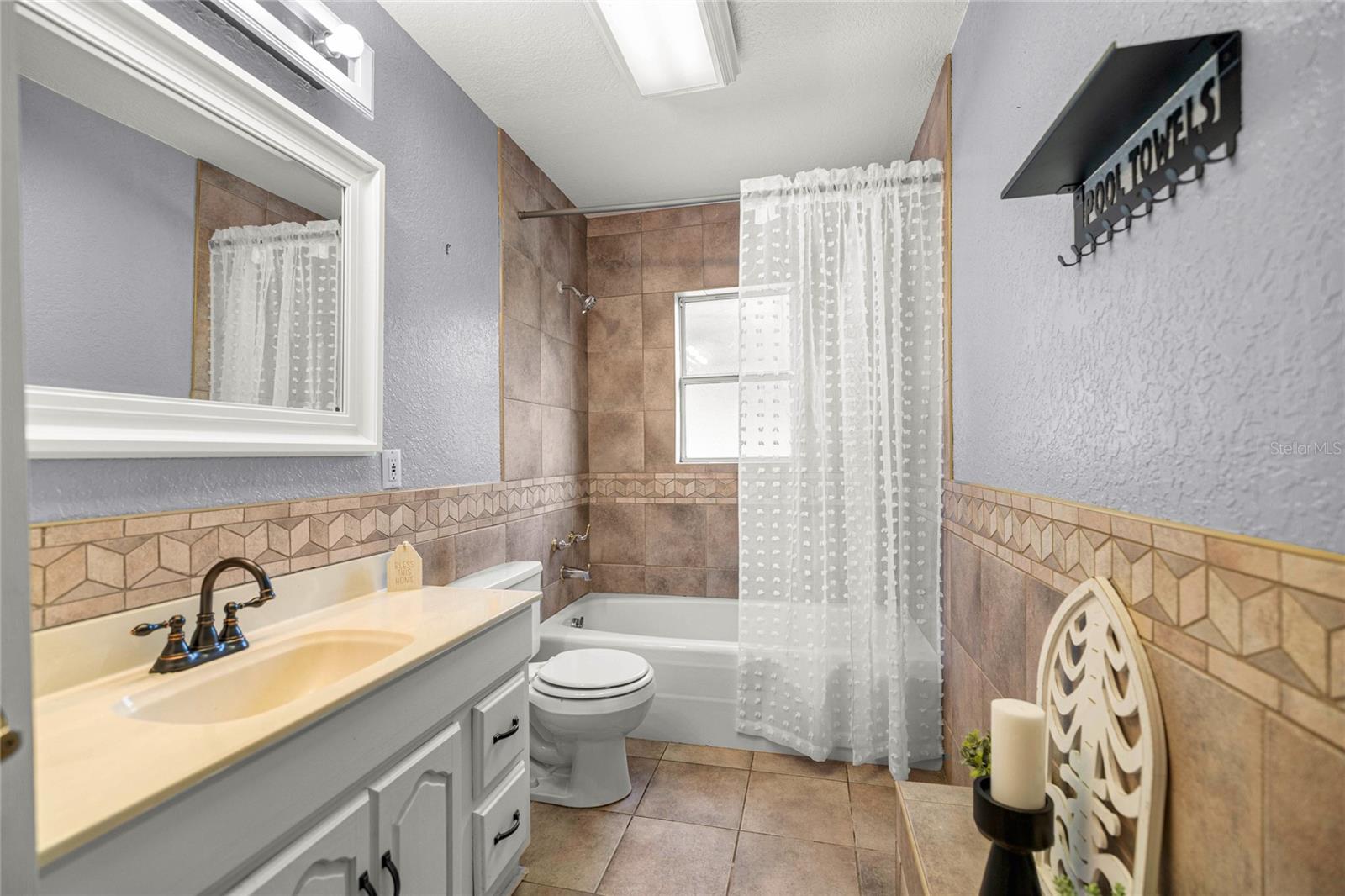 Image 17 of 70 For 2401 26th Street