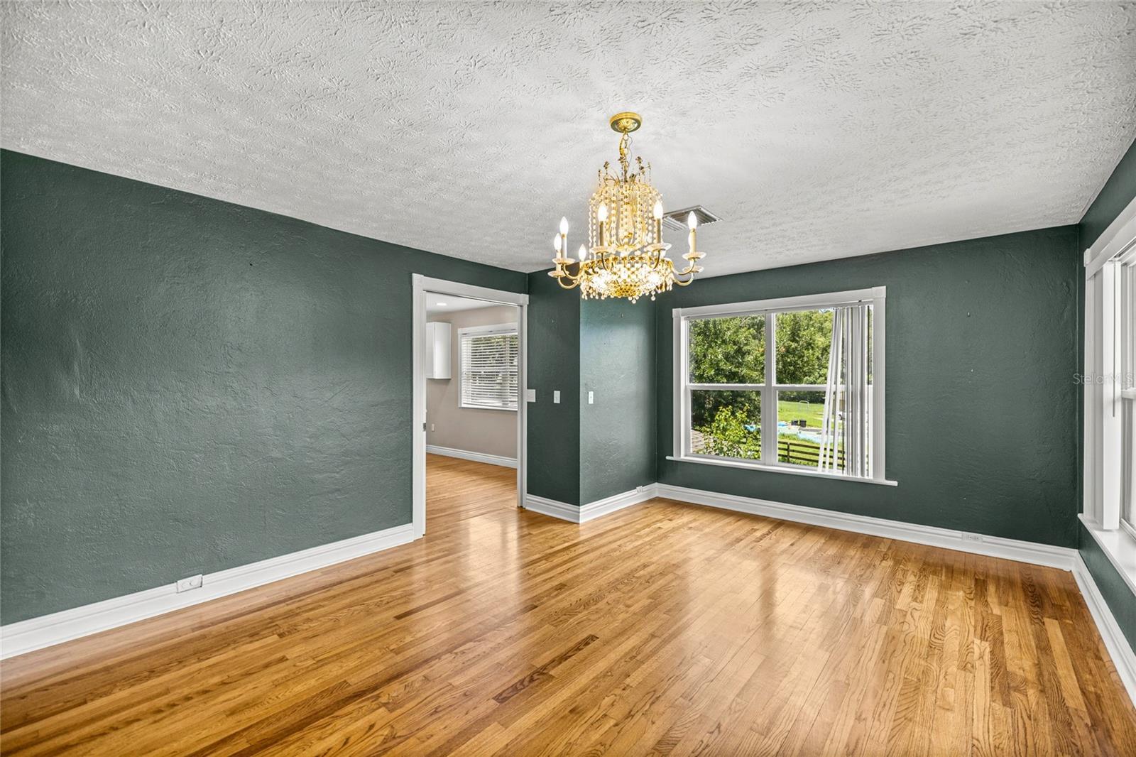 Image 25 of 70 For 2401 26th Street