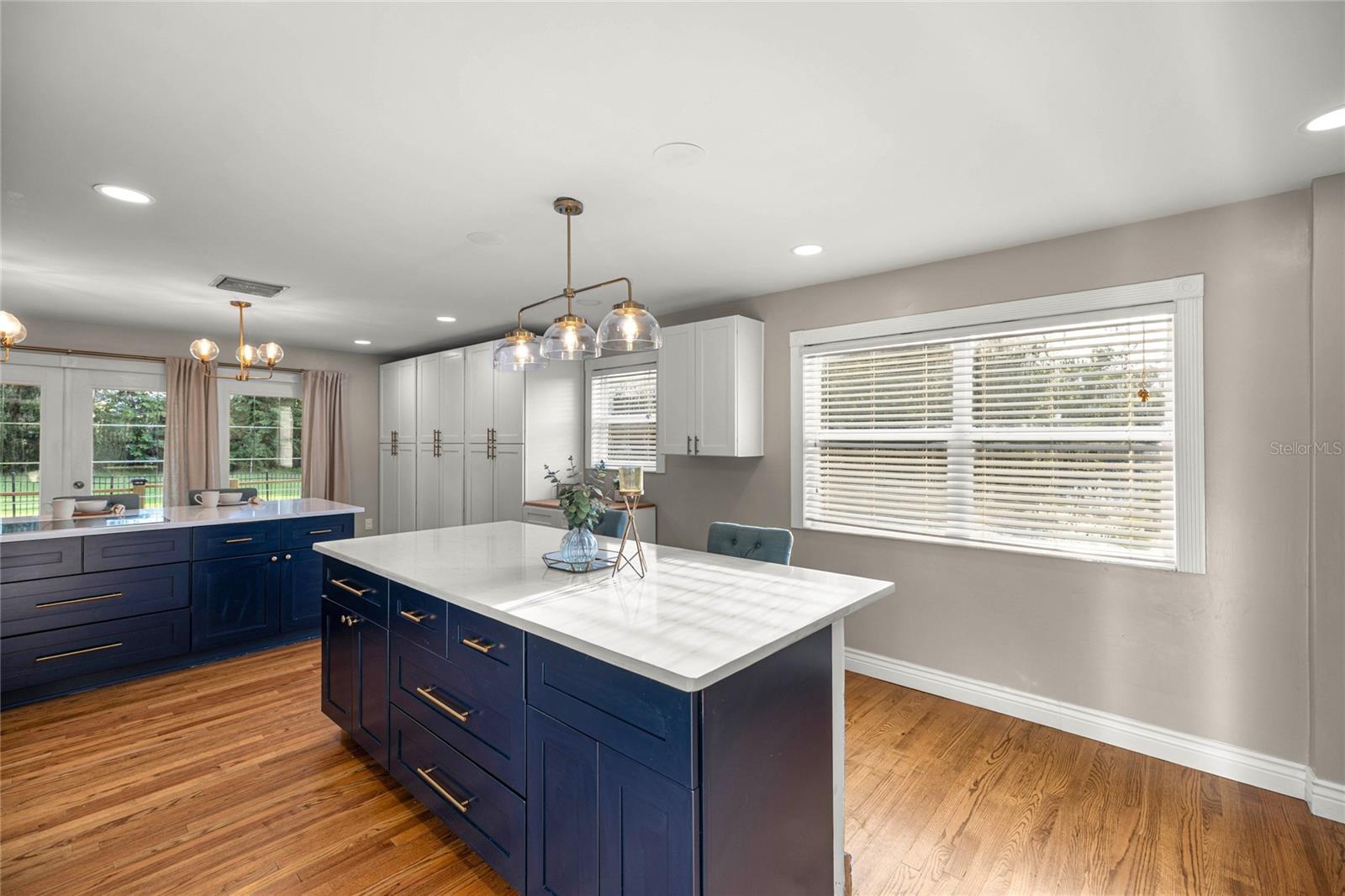 Image 28 of 70 For 2401 26th Street