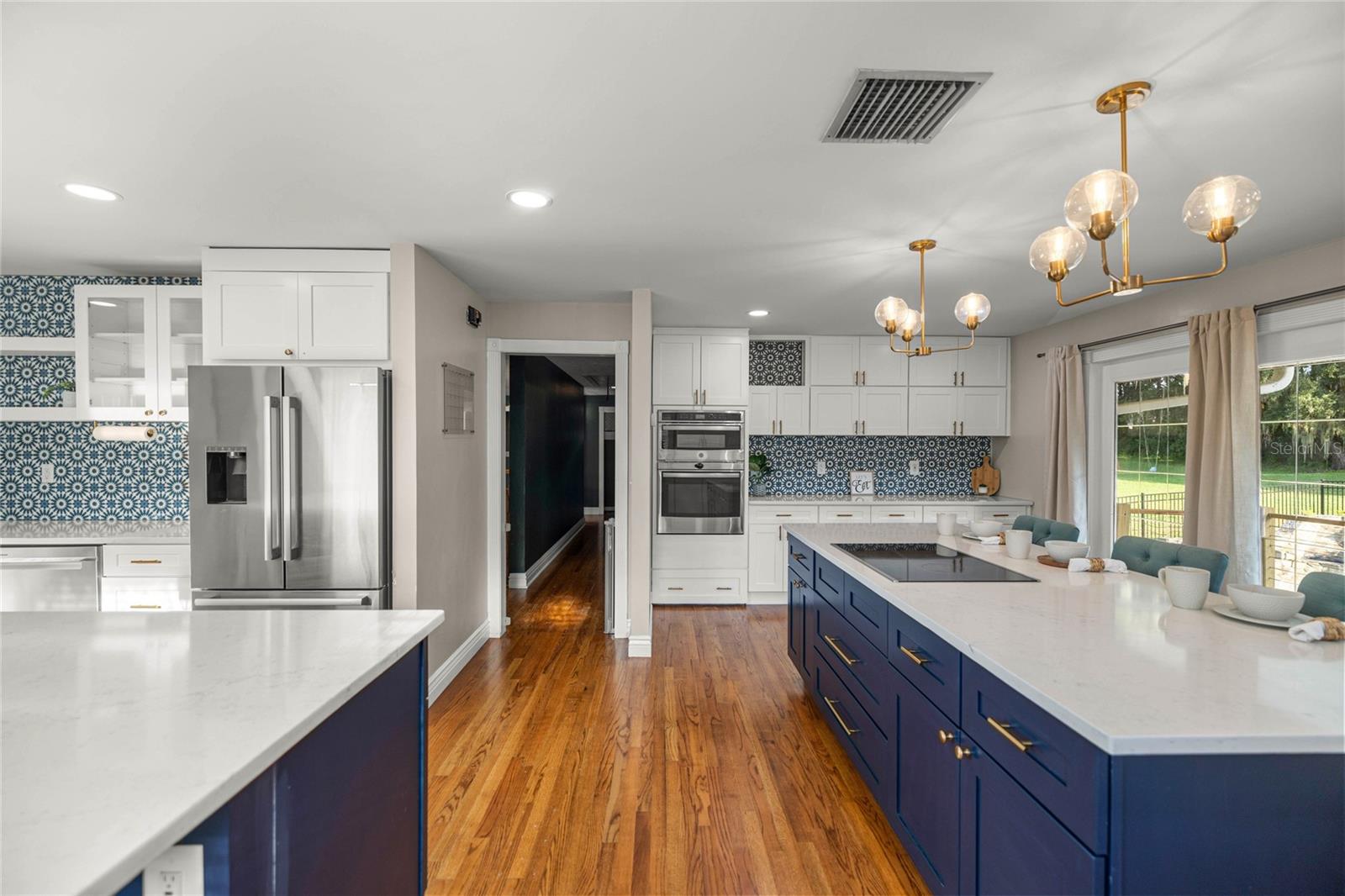 Image 32 of 70 For 2401 26th Street