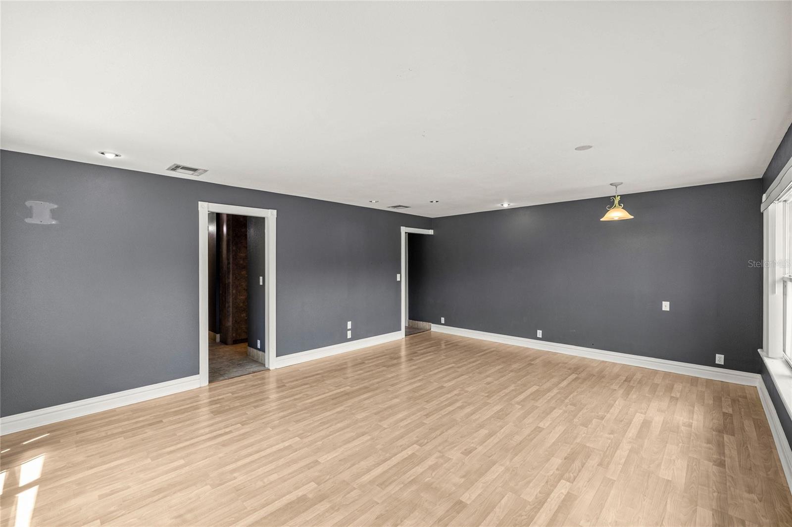 Image 35 of 70 For 2401 26th Street