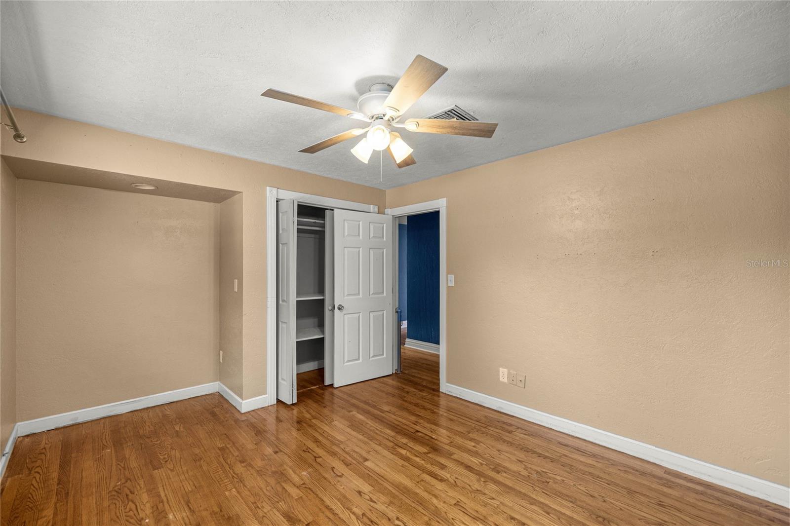 Image 41 of 70 For 2401 26th Street