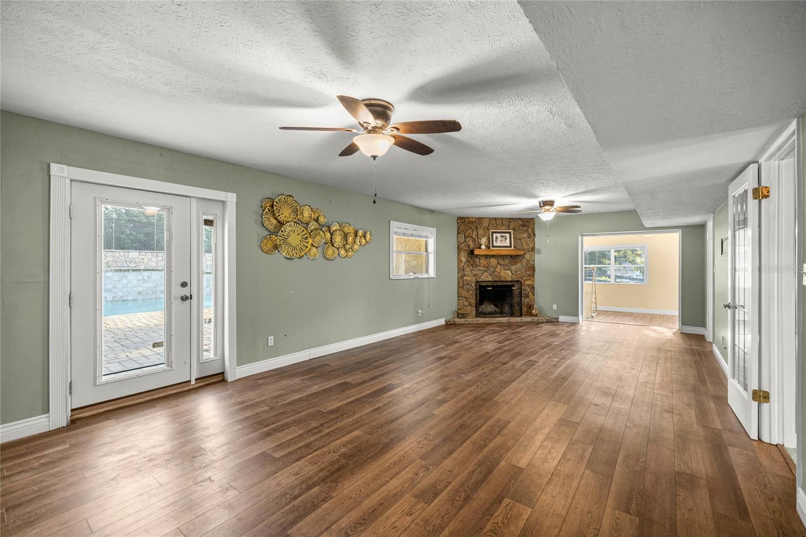 Image 9 of 70 For 2401 26th Street