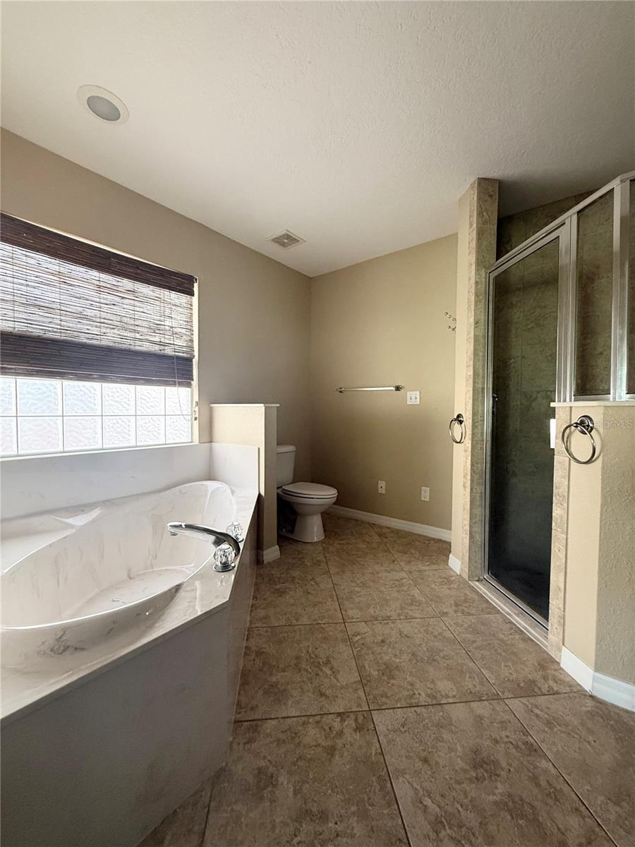 Listing photo id 12 for 2309 18th Circle