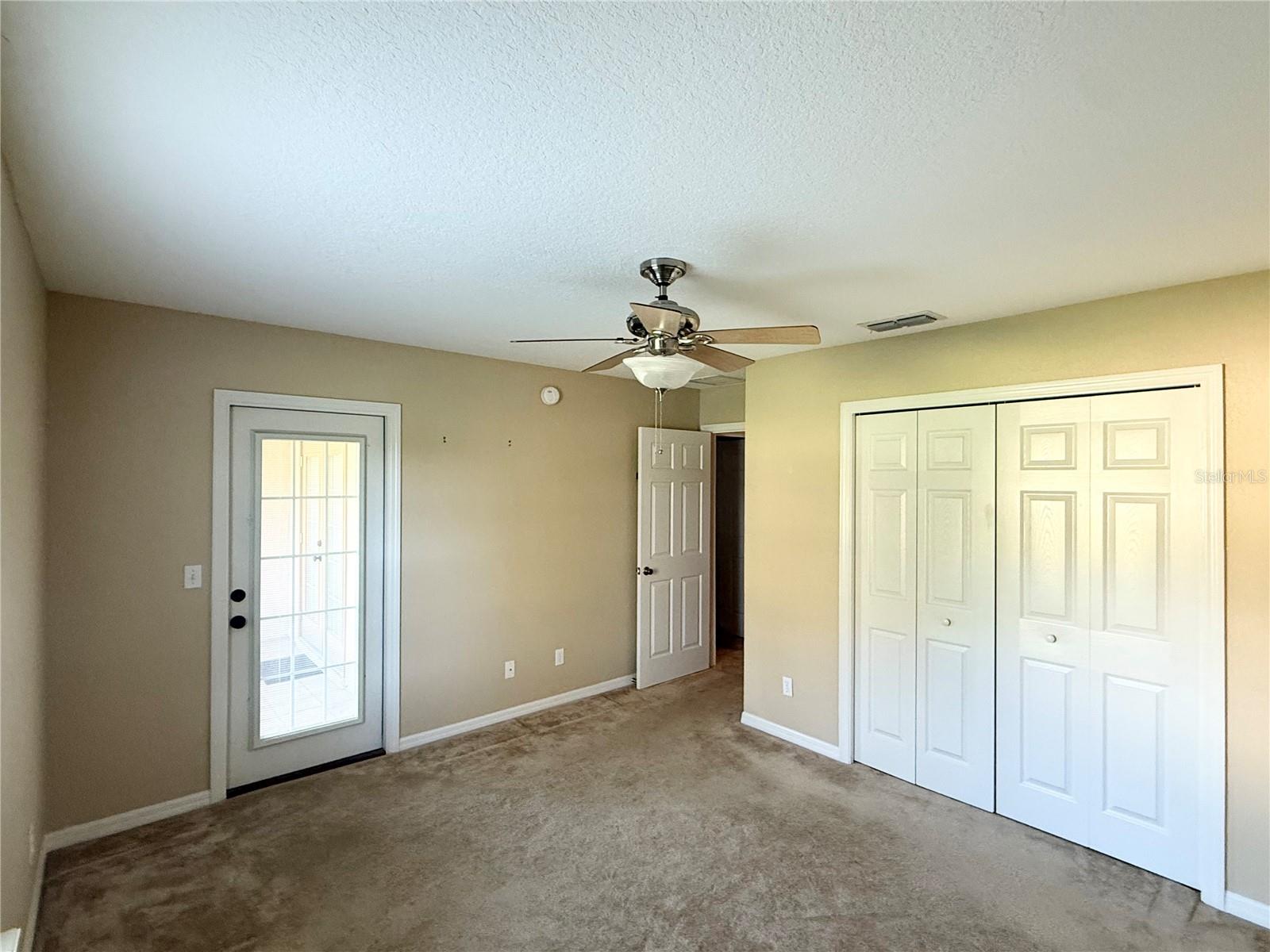 Listing photo id 16 for 2309 18th Circle