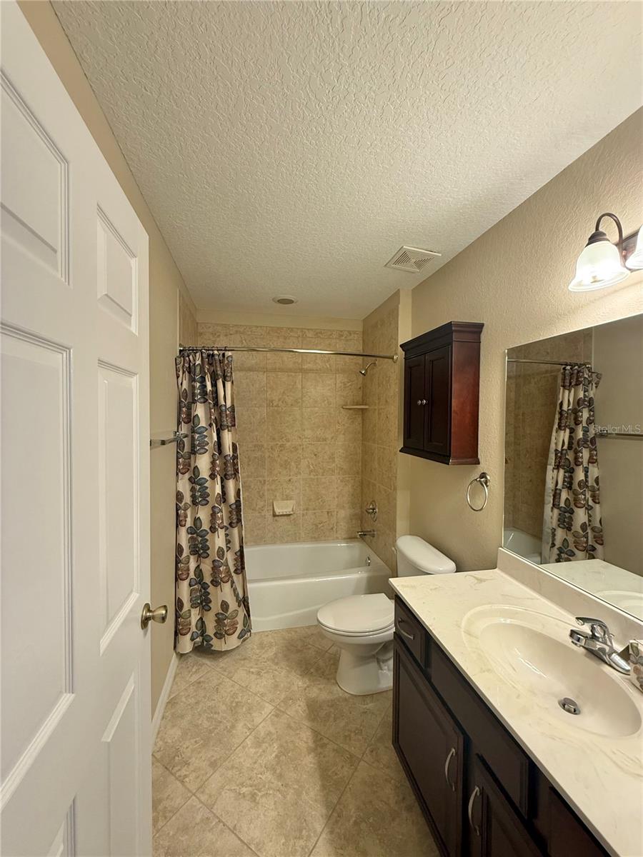 Listing photo id 17 for 2309 18th Circle
