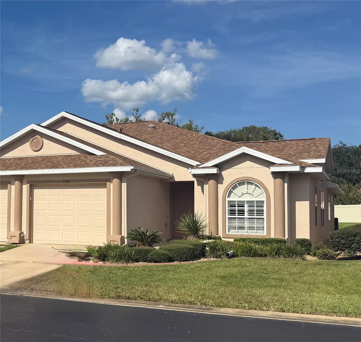 Listing photo id 0 for 2309 18th Circle