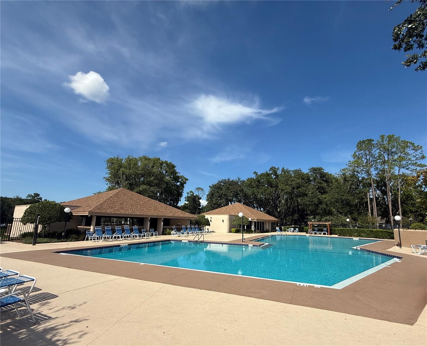 Listing photo id 23 for 2309 18th Circle