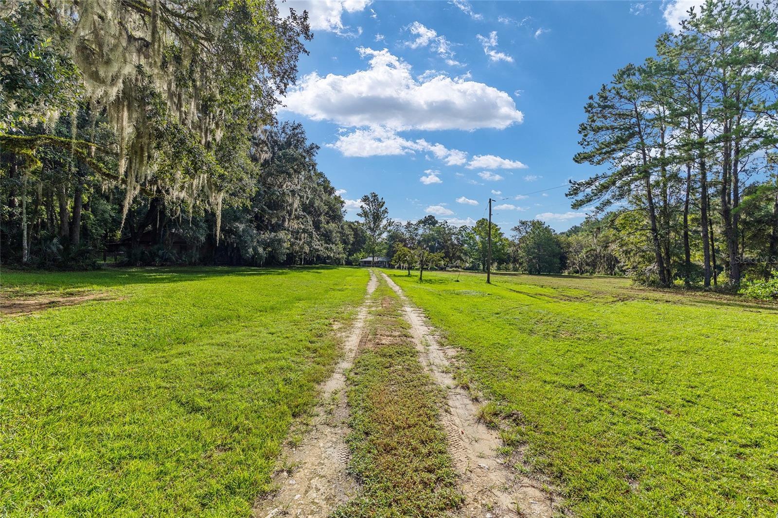 Image 67 of 96 For 22157 87th Avenue Road