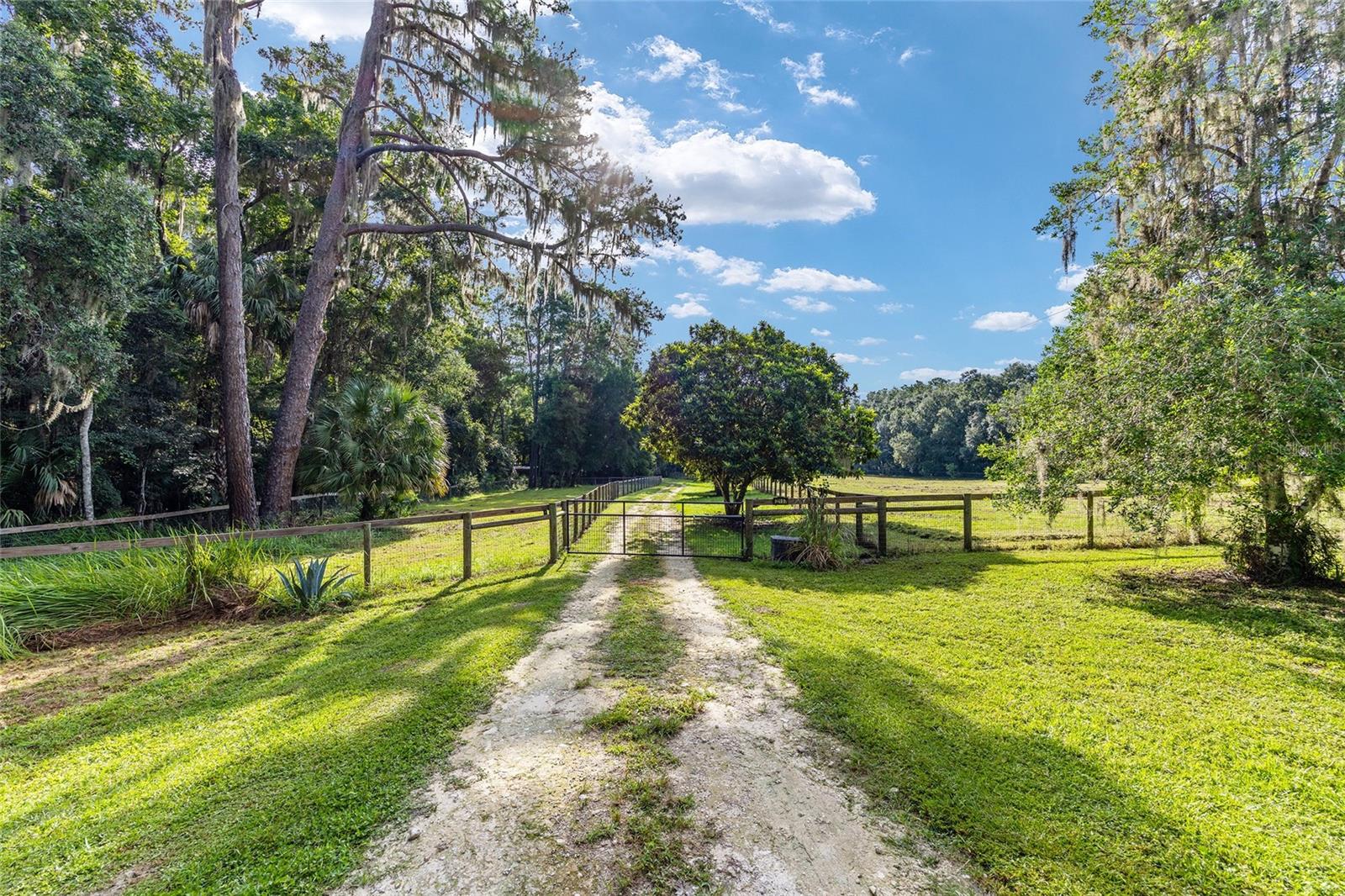 Image 73 of 96 For 22157 87th Avenue Road