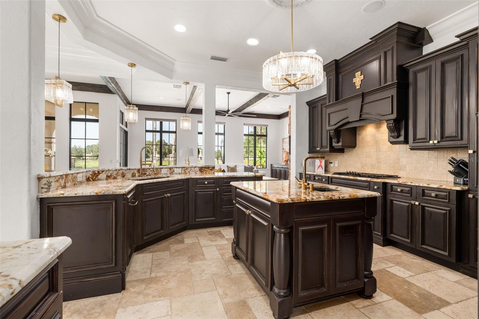 Listing photo id 14 for 12345 140th Loop