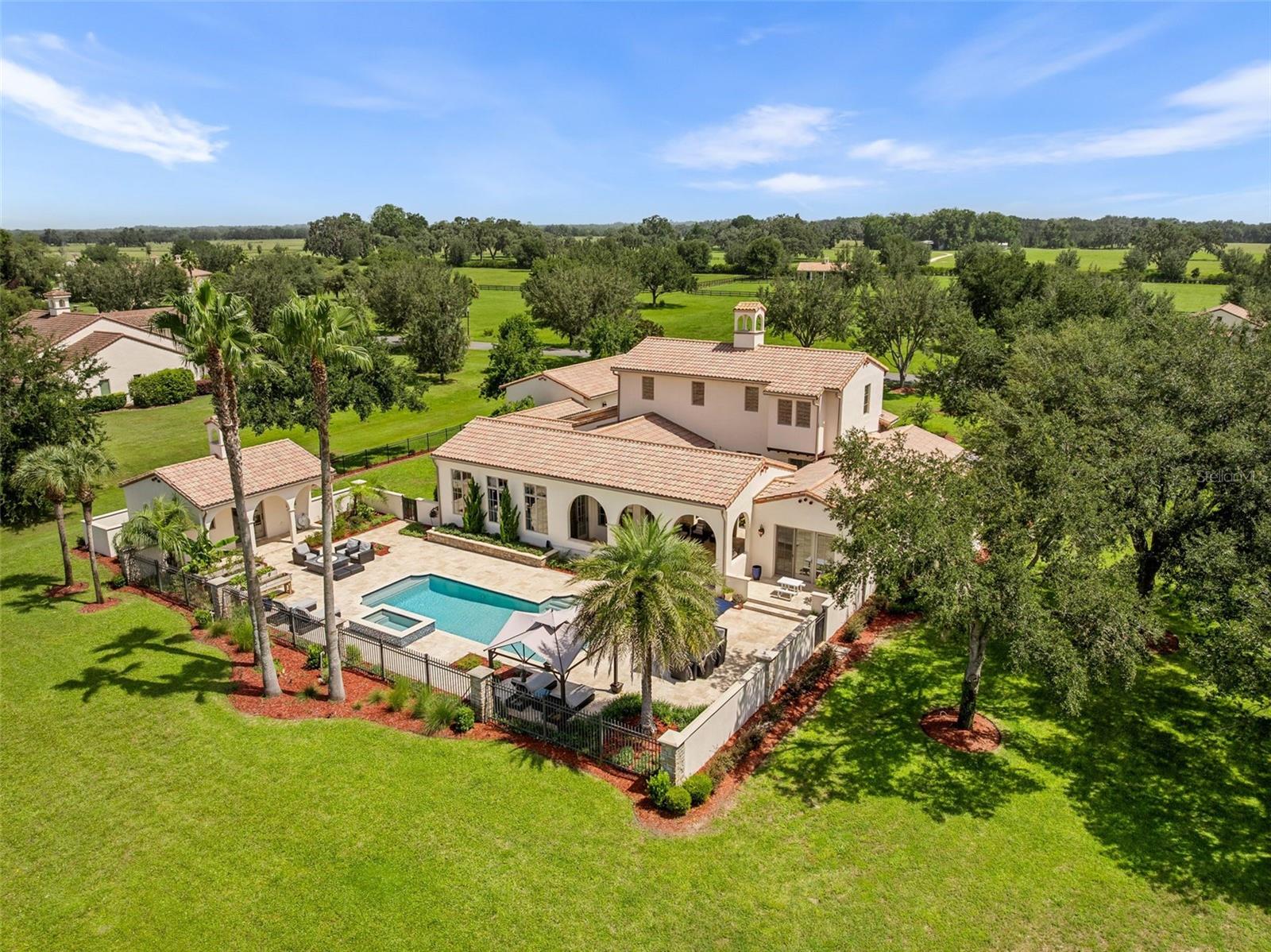 Listing photo id 1 for 12345 140th Loop