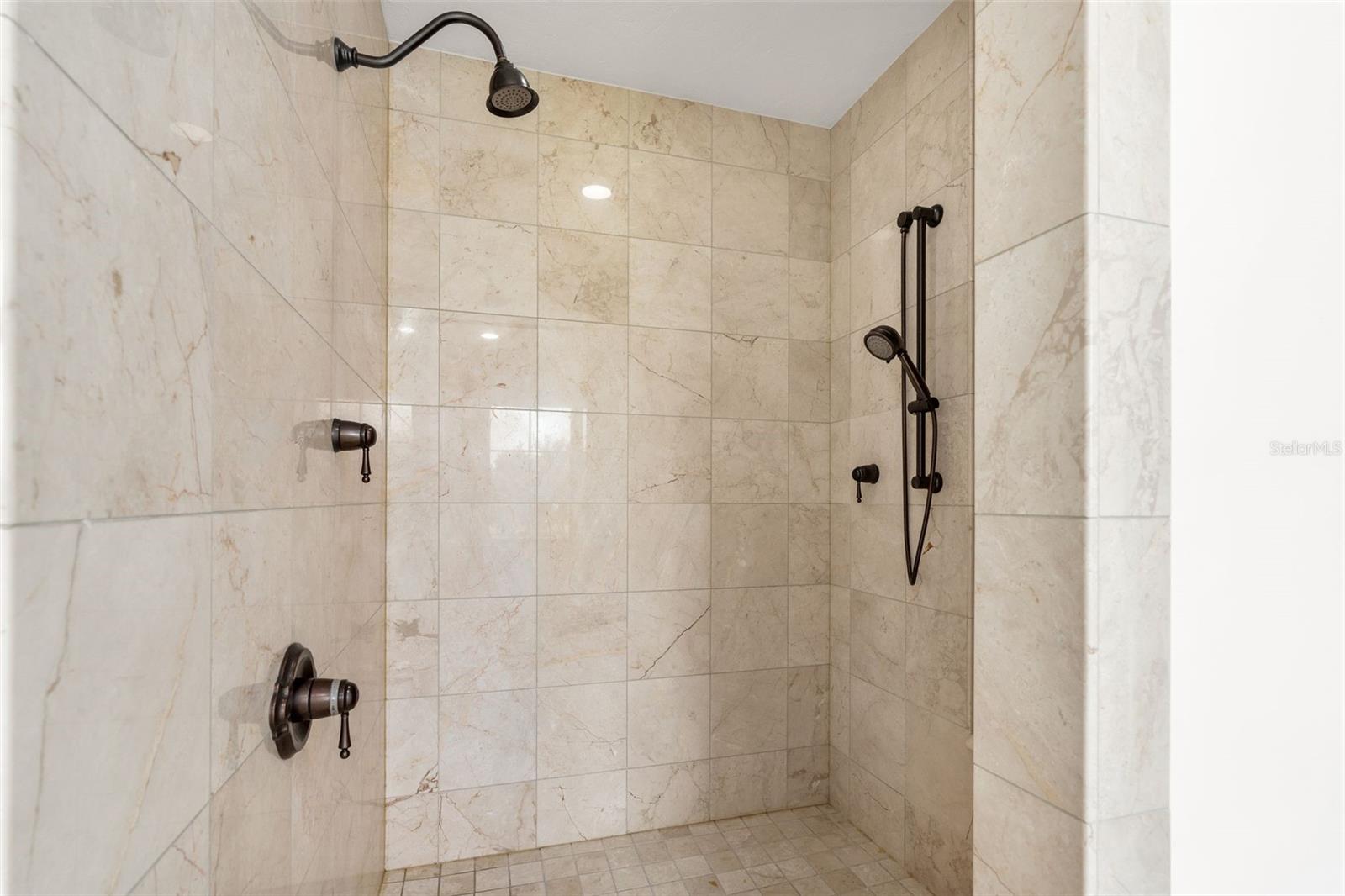 Listing photo id 39 for 12345 140th Loop