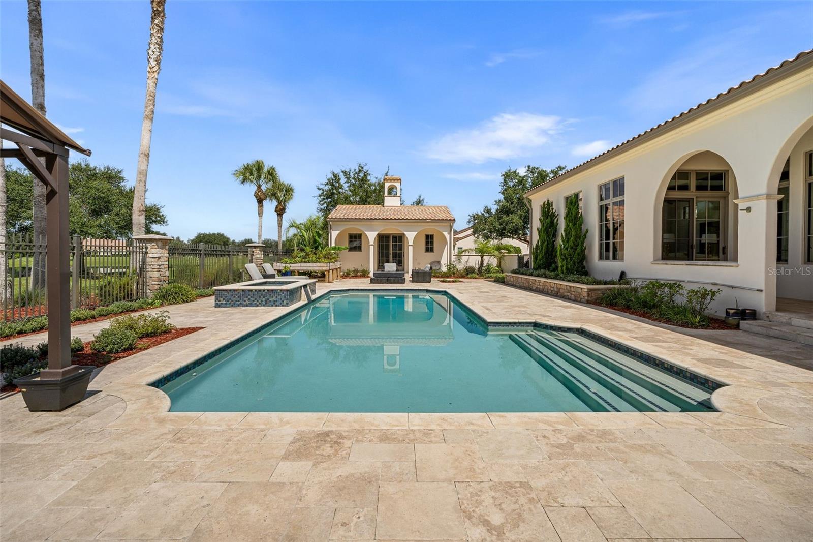 Listing photo id 53 for 12345 140th Loop