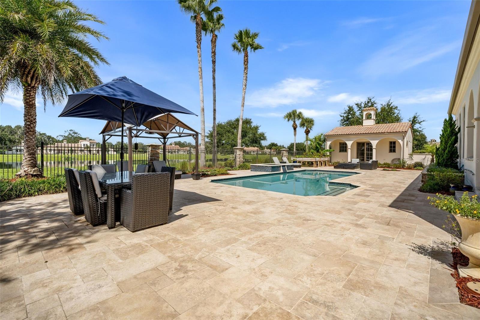 Listing photo id 54 for 12345 140th Loop