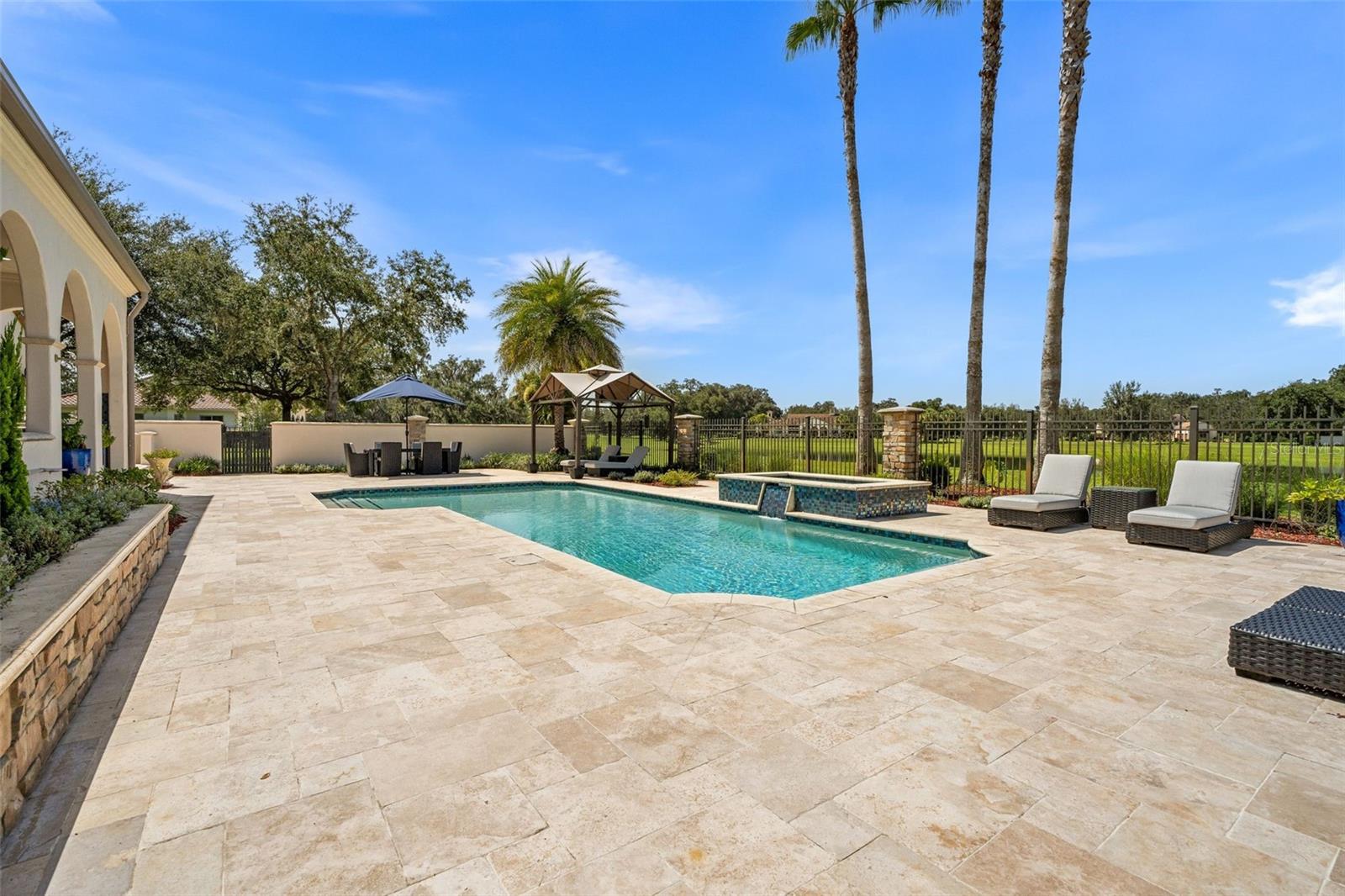 Listing photo id 55 for 12345 140th Loop