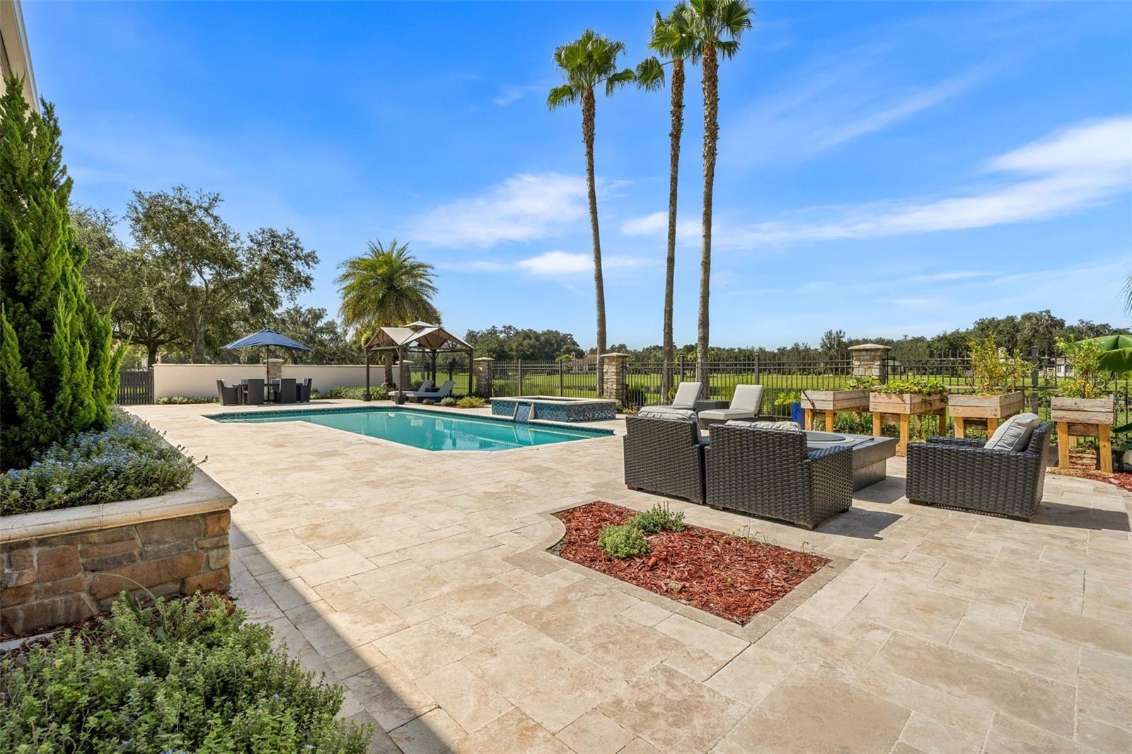 Listing photo id 56 for 12345 140th Loop