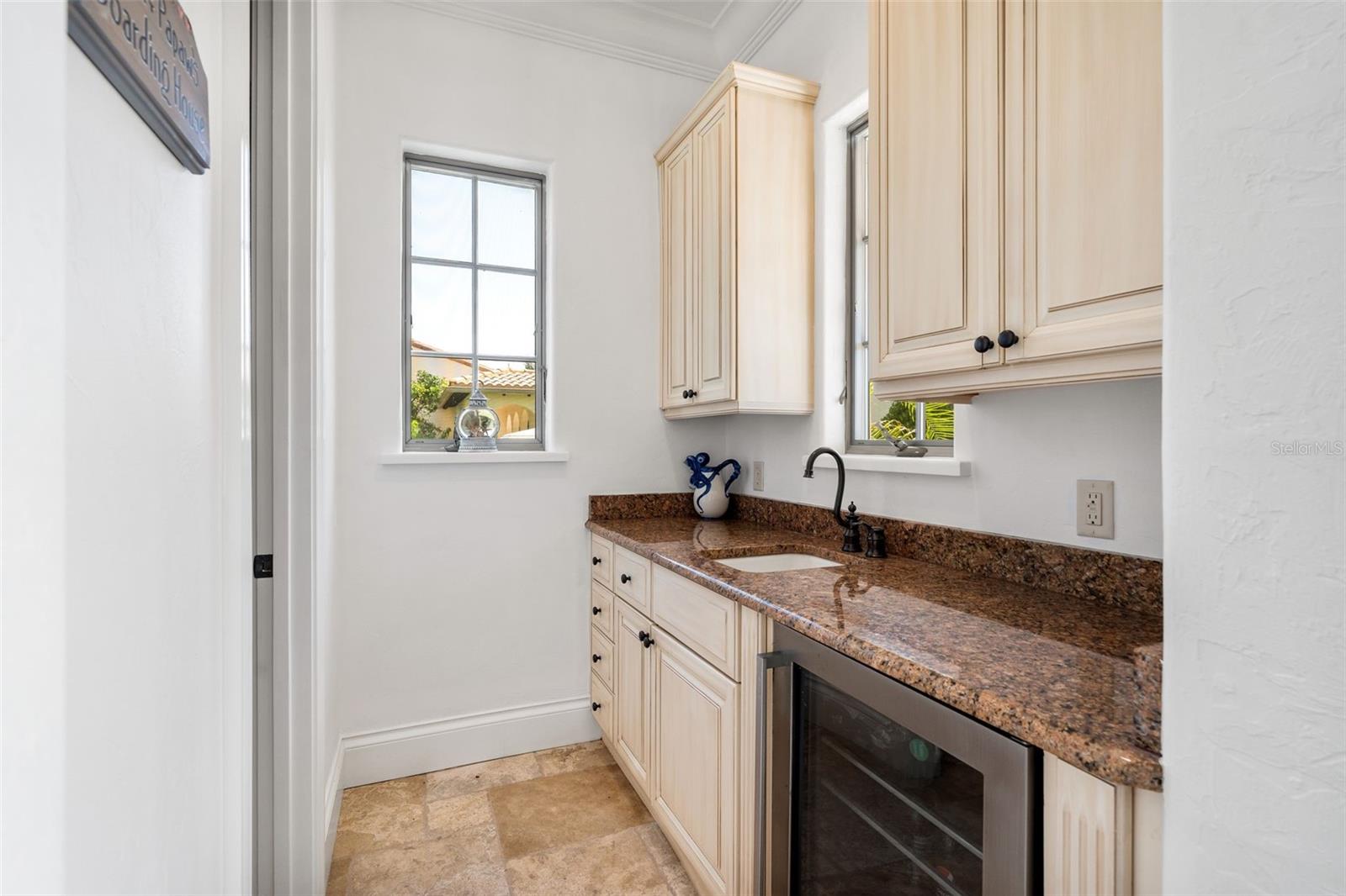 Listing photo id 61 for 12345 140th Loop