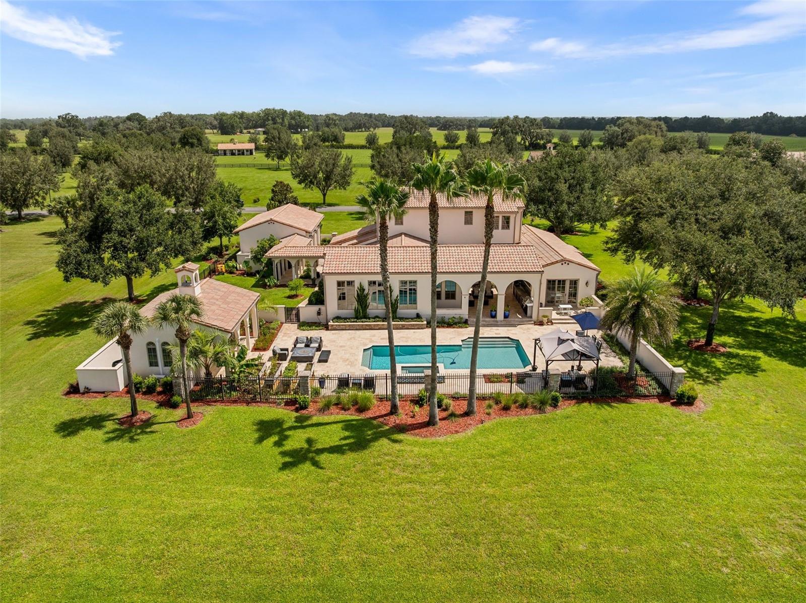 Listing photo id 68 for 12345 140th Loop