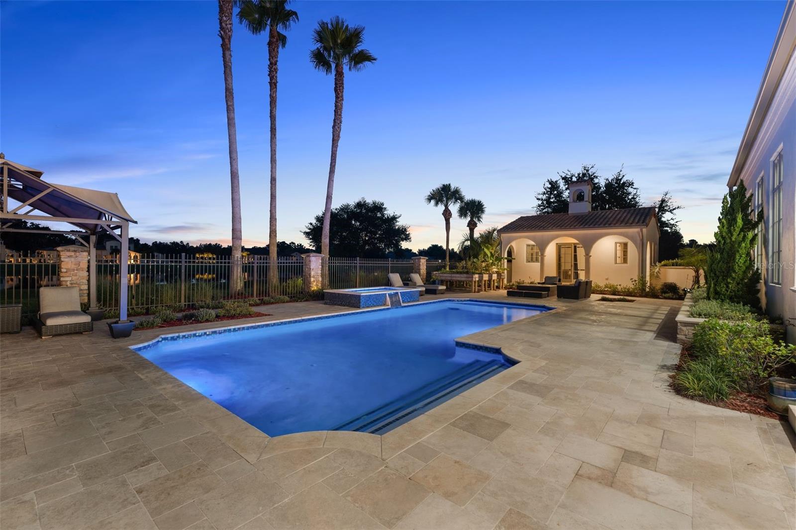 Listing photo id 77 for 12345 140th Loop