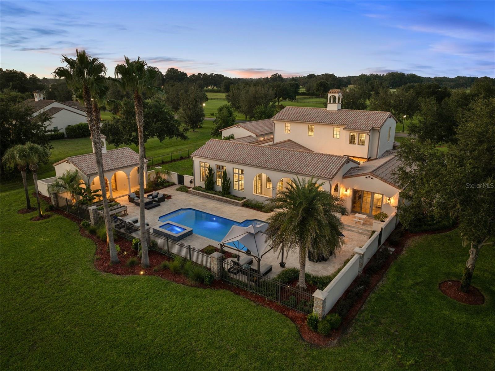 Listing photo id 79 for 12345 140th Loop