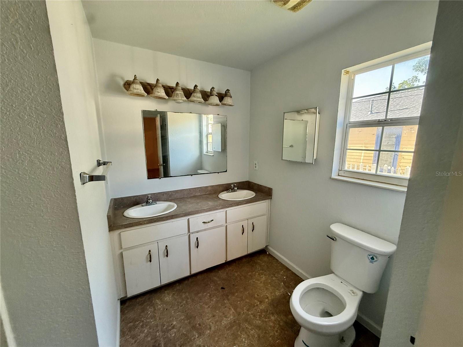 Image 15 of 23 For 280 9th Avenue