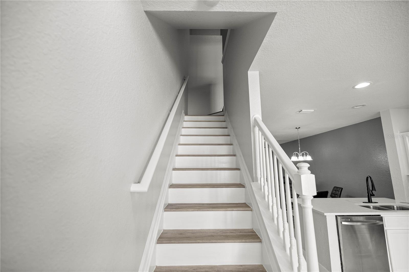 Listing photo id 8 for 4478 49th Avenue