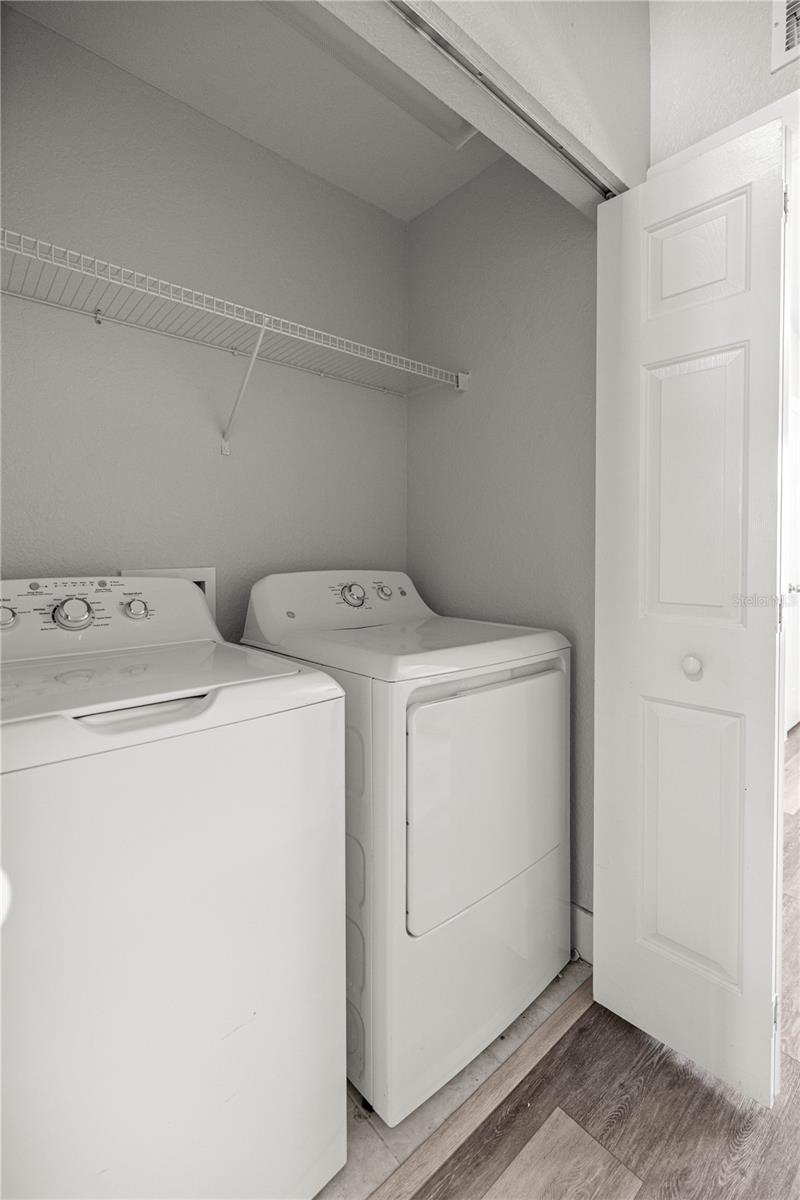 Listing photo id 14 for 4478 49th Avenue
