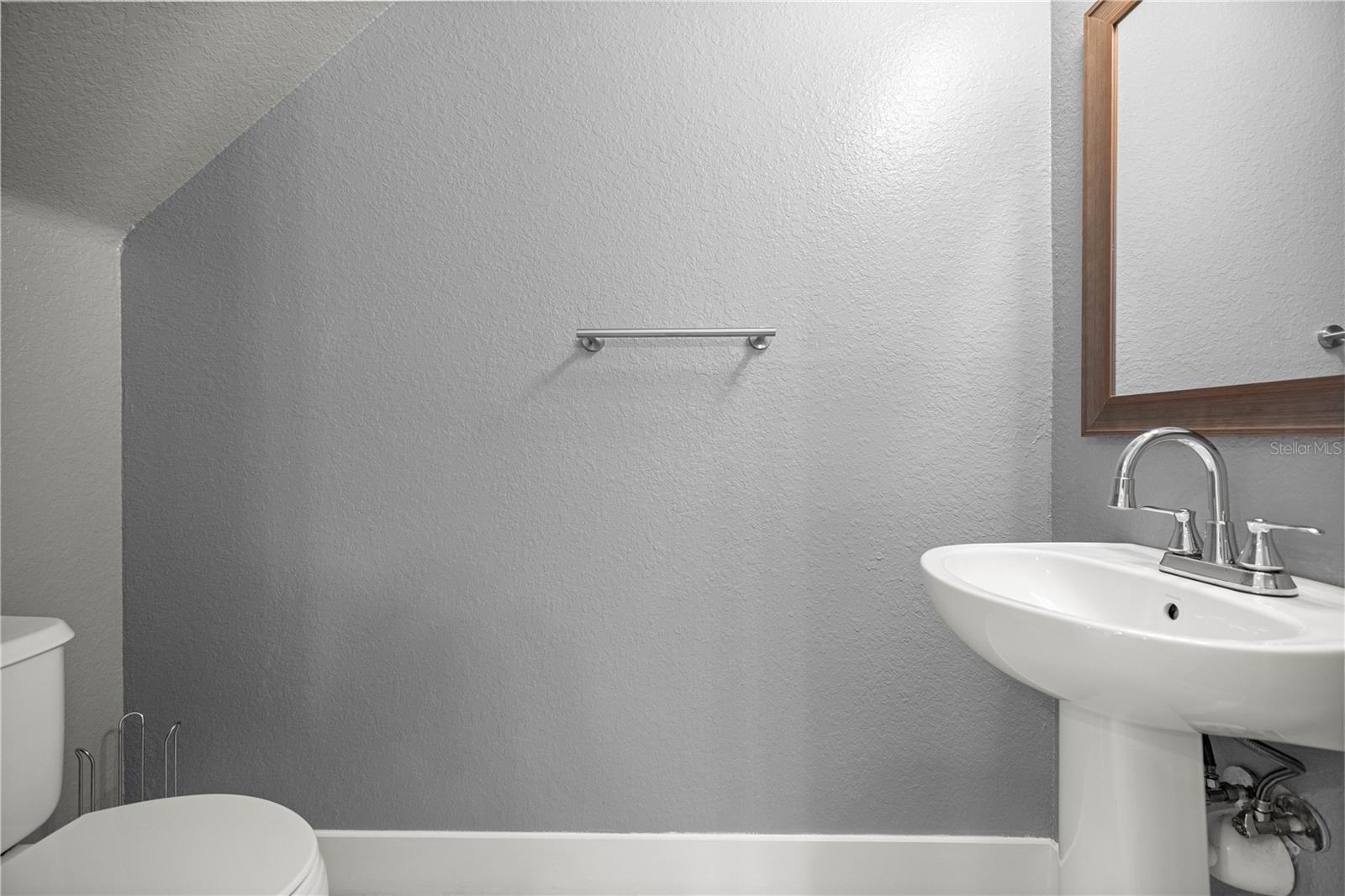 Listing photo id 7 for 4478 49th Avenue